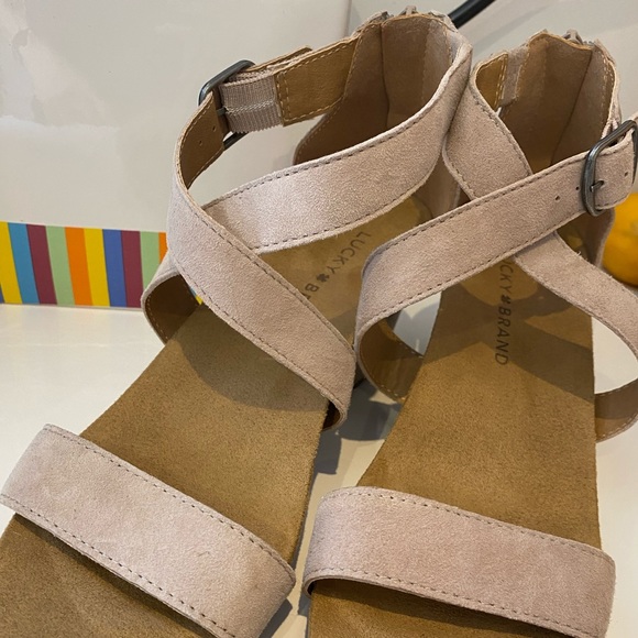 LUCKY BRAND Wedge Strap Sandals Shoes Suede Taupe Leather Kawaii Cute Platform 6 - Picture 9 of 15
